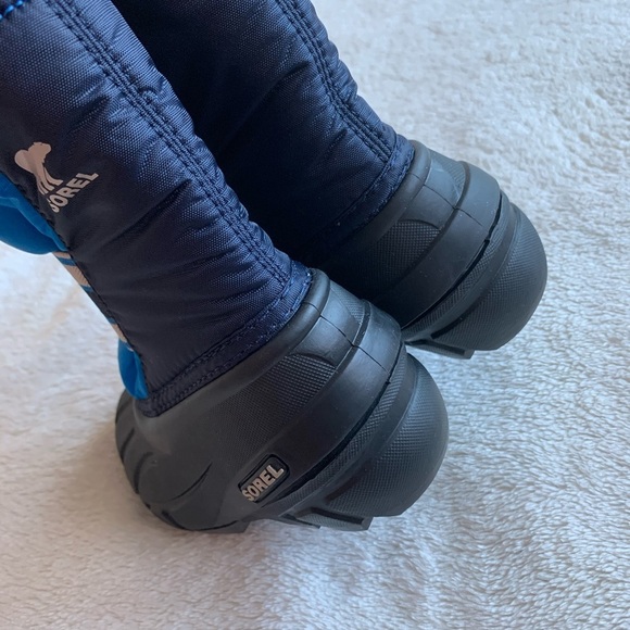 NWT Sorel Youth Waterproof Snow Boots 9​ - Picture 4 of 7